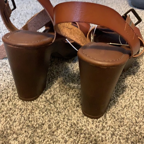 Leather Strap Heals - Picture 3 of 3